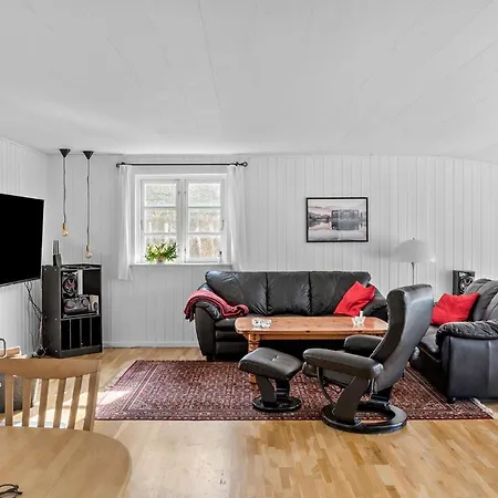 בית נופש 3 Bedroom Beautiful In *