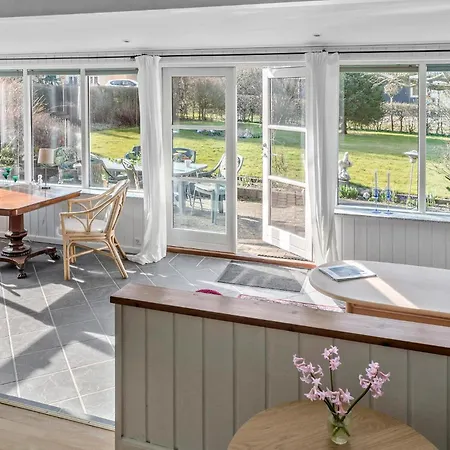 بيت للعطل 3 Bedroom Beautiful In *