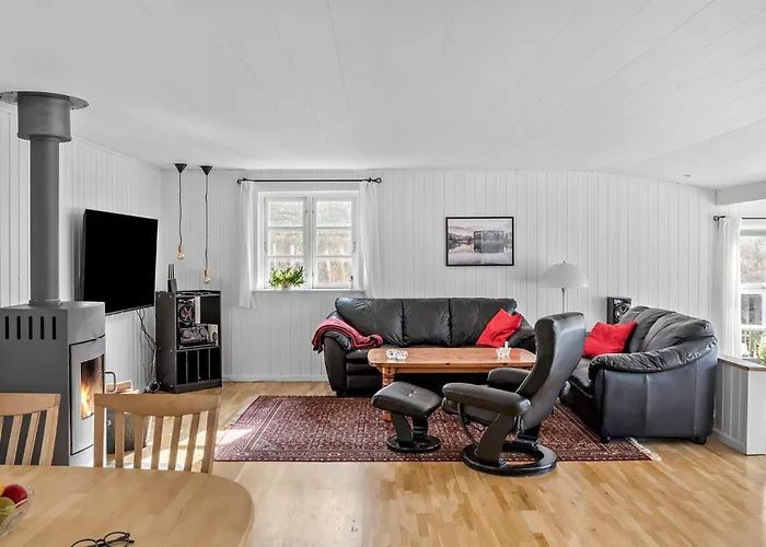 Dom wakacyjny 3 Bedroom Beautiful In *