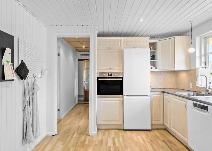 Dom wakacyjny 3 Bedroom Beautiful In Vordingborg
