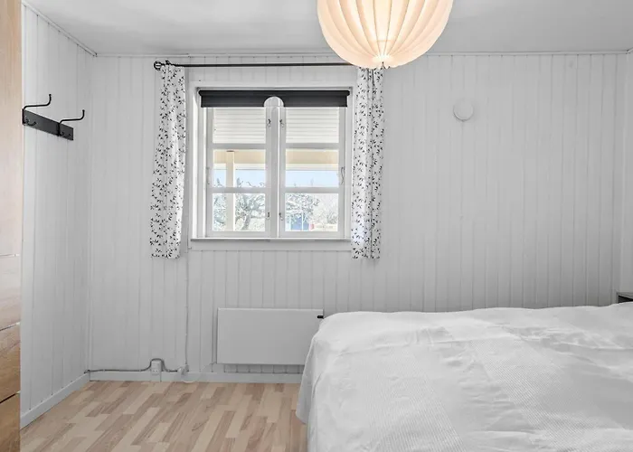 3 Bedroom Beautiful In Dom wakacyjny Vordingborg