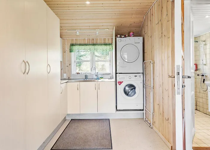 Dom wakacyjny 3 Bedroom Beautiful In