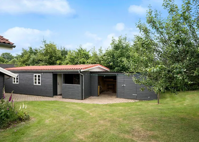 3 Bedroom Beautiful In Dom wakacyjny