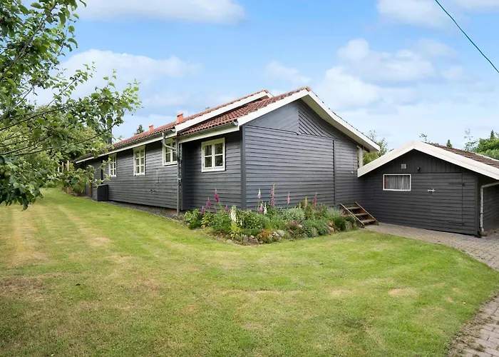 Dom wakacyjny 3 Bedroom Beautiful In *